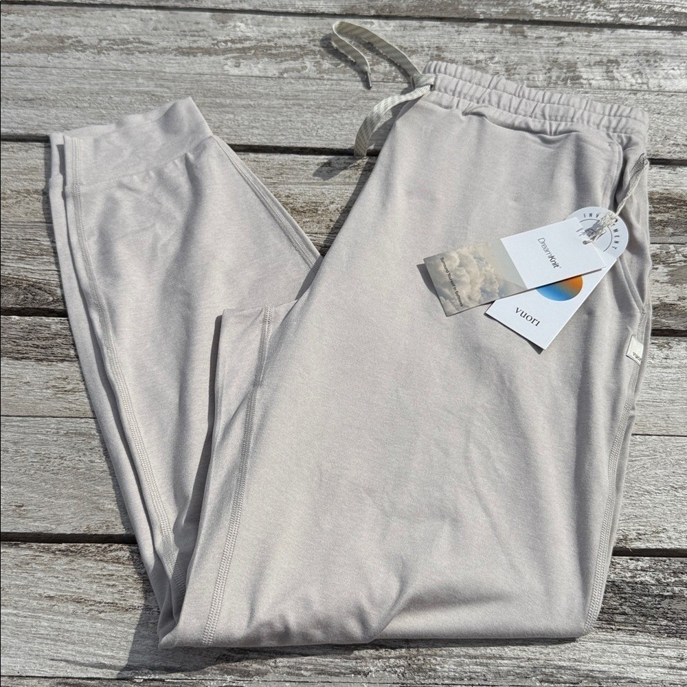 VUORI Performance Jogger - Long ecru Heather long size medium nwt